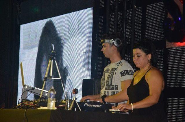 Balkanların Sevilen Şarkıcısı Azis Bursa&rsquo;da Konser Verdi 2