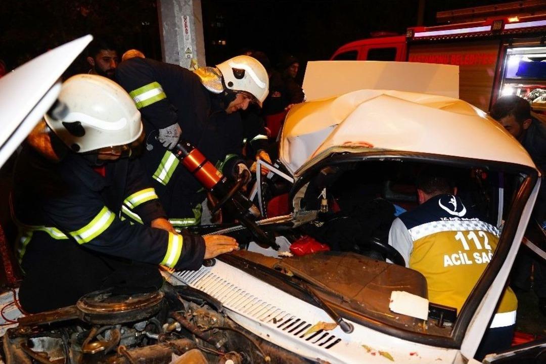 Parampar&ccedil;a Olan Otomobilden Sağ &Ccedil;ıktılar