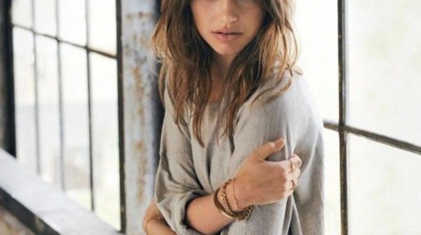 Daha G&uuml;&ccedil;l&uuml;, Parlak ve Sağlıklı Sa&ccedil;lar İ&ccedil;in 20 Harika Alışkanlık