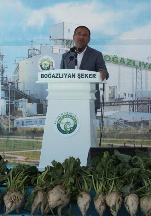 Bozdağ: Ter&ouml;r &Ouml;rg&uuml;t&uuml;yle Yapılan M&uuml;cadeleyi &nbsp; al&ccedil;aklık  Olarak Nitelemek B&uuml;y&uuml;k Bir Densizlik 2