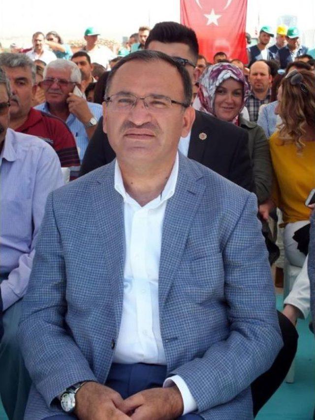 Bozdağ: Ter&ouml;r &Ouml;rg&uuml;t&uuml;yle Yapılan M&uuml;cadeleyi &nbsp; al&ccedil;aklık  Olarak Nitelemek B&uuml;y&uuml;k Bir Densizlik 3