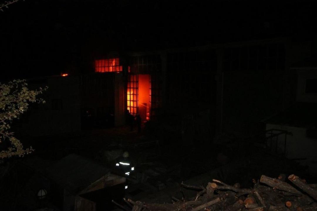 Beyşehir&rsquo;de Mobilya Fabrikasında Yangın