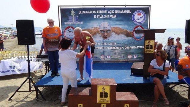 (&ouml;zel Haber) 87 Yaşında 2 Bin Metre Y&uuml;zerek Birinci Oldu 1