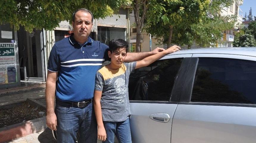 Yorgun Mermi Gazetecinin Aracına İsabet Etti