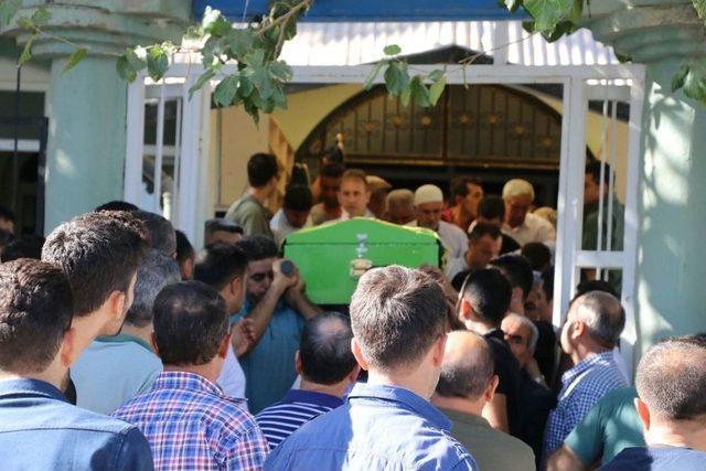 Aslan&rsquo;ın Cenazesi Defnedildi 1