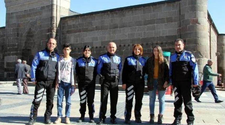 Toplum Destekli Polis, &Ccedil;ocukları Mutlu Etti