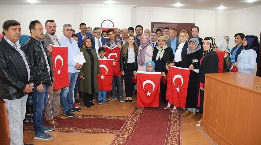 T&uuml;rk&ccedil;e &Ouml;ğrenen M&uuml;lteciler Sertifikalarını Aldı