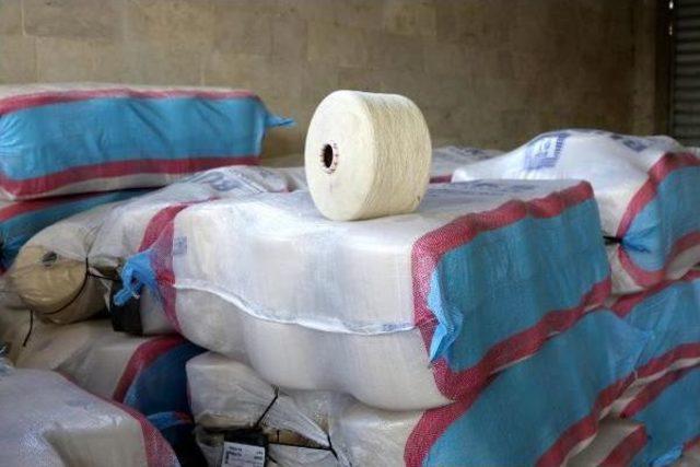 Suriye deki Hastaneler Için 350 Metre Sargı Bezi Üretiyorlar 3
