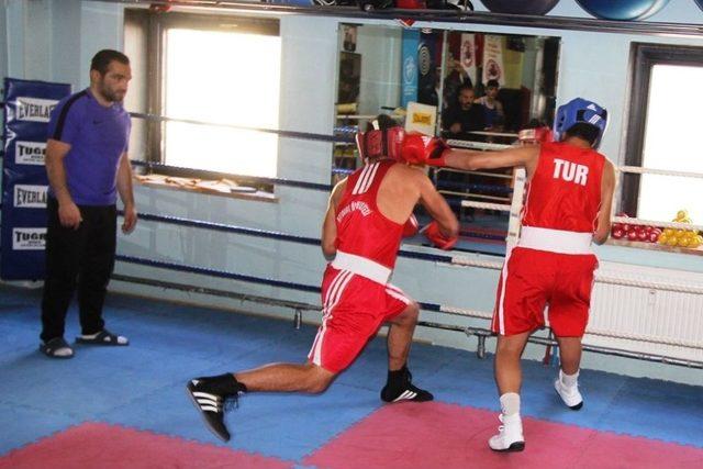 Bayburt Belediyesi Tuğra Boks Spor Kulübü’nde Dostluk Maçı 1