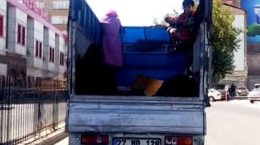 Suriyeli Ailenin Tehlikeli Yolcuğu