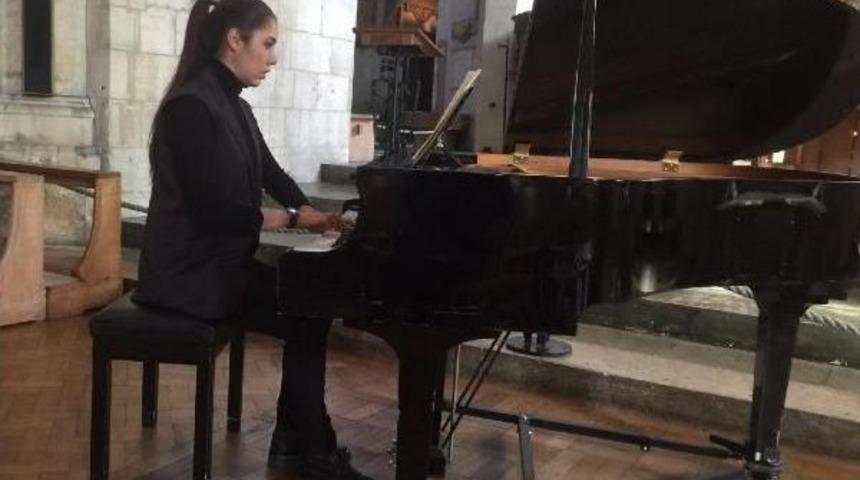 D&uuml;nya Kadınlar Festivali'ndeki Tek T&uuml;rk Sanat&ccedil;ı Olacak