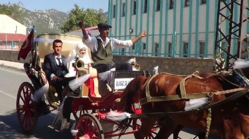 Faytonu D&uuml;ğ&uuml;n Arabası Yaptı