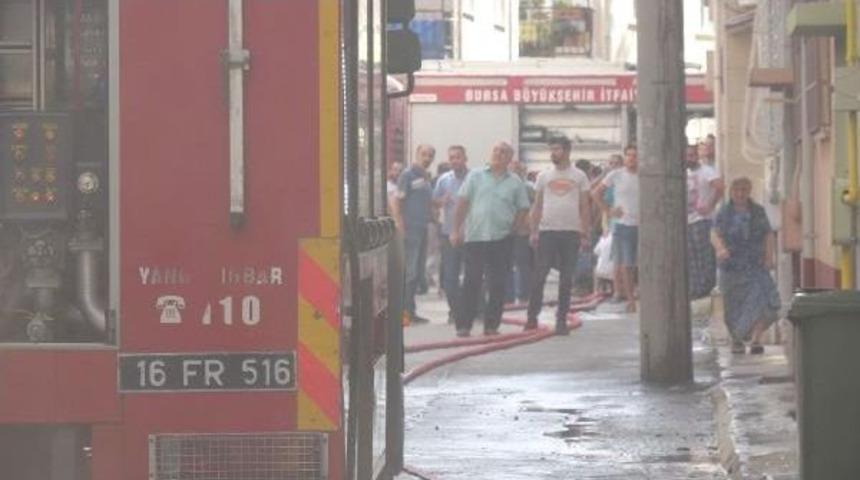 Bursa'da Korkutan Yangın (2)