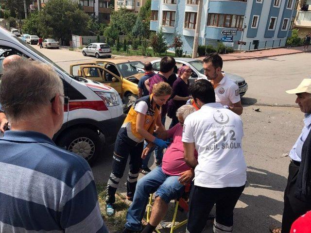 Karabük’te Zincirleme Trafik Kazası: 2 Yaralı