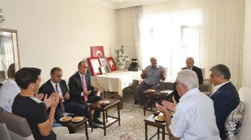 Kılı&ccedil;daroğlu'ndan Şehit Ailesine Taziye Ziyareti