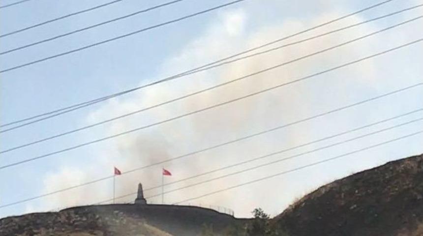 Ter&ouml;ristlerden Şehitliğe Havanlı Saldırı