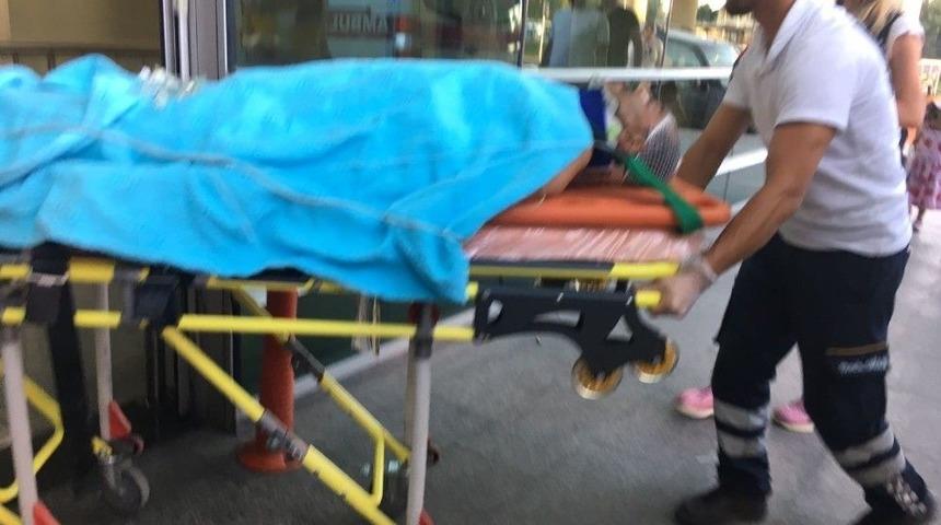 Minib&uuml;s&uuml;n Lastiği Patladı: 12 Yaralı