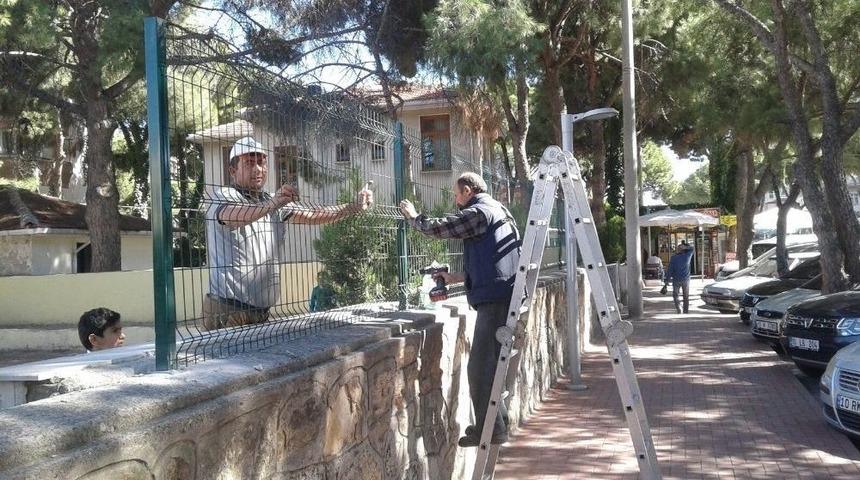 Burhaniye’de Okullara Belediye Koruması