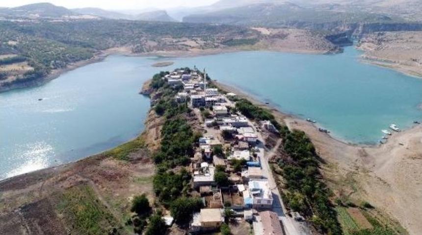 Atat&uuml;rk Barajı Ile Ortaya &Ccedil;akın Saklı Cennet: Takoran Vadisi