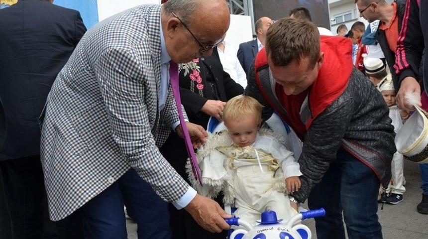 İznik Belediyesi&rsquo;nden Sırbistan&rsquo;da S&uuml;nnet Ş&ouml;leni