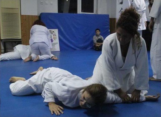 Aile Hekimliği Derneği'nden Doktorlara 'aikido' Dersi