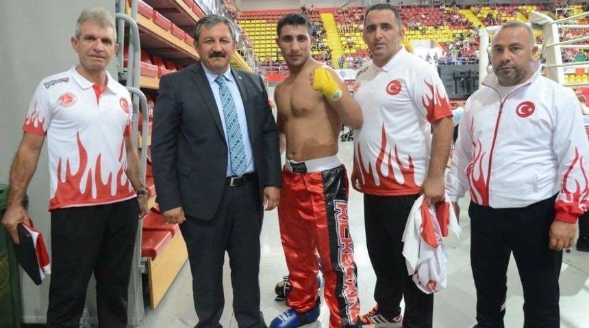 Başkan Şirin&rsquo;den Şampiyon Boks&ouml;rlere Tebrik