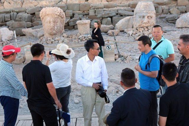 Çin’in Ankara Büyükelçisi Yu Hongyang Nemrut Dağı’nı Gezdi 1