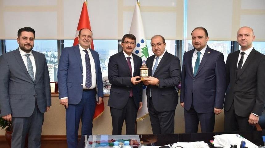 Şehzadeler&rsquo;de Kentsel D&ouml;n&uuml;ş&uuml;m İ&ccedil;in İlk İmzalar Atıldı