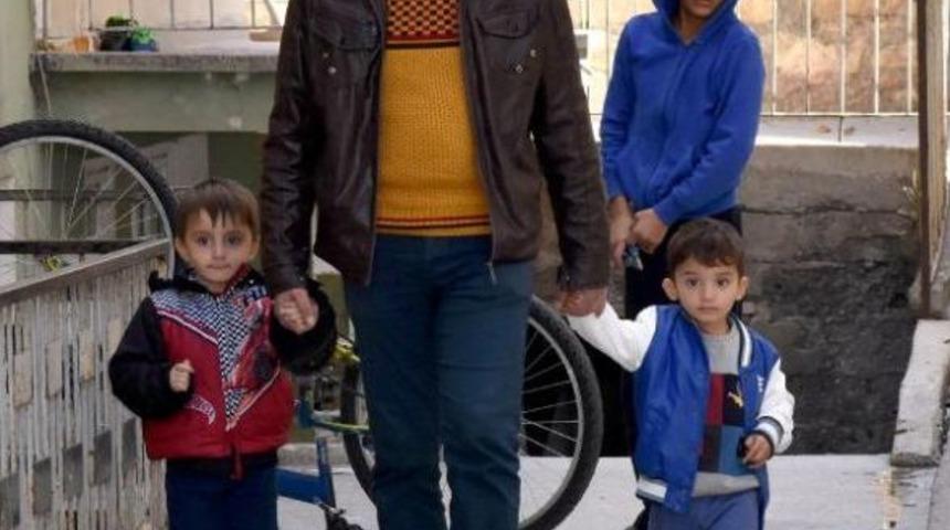 G&ouml;rme Engelli Eşin Iddiası: Beni Ve &Ccedil;ocuklarını Bırakıp Sevgilisine Ka&ccedil;tı