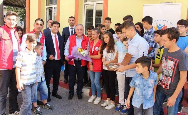 Genel M&uuml;d&uuml;r Yardımcısı Ulusan, Manisa&rsquo;da Gen&ccedil;lerle Buluştu 3