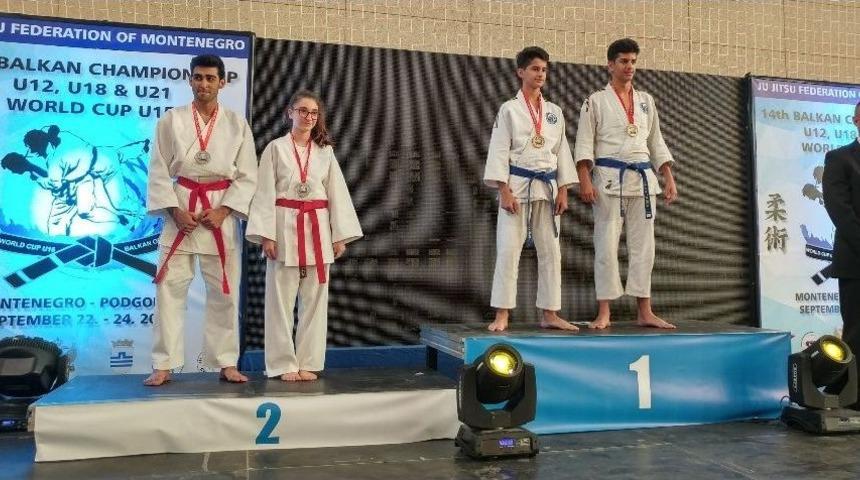 K&uuml;&ccedil;&uuml;k Sporculardan B&uuml;y&uuml;k Başarı