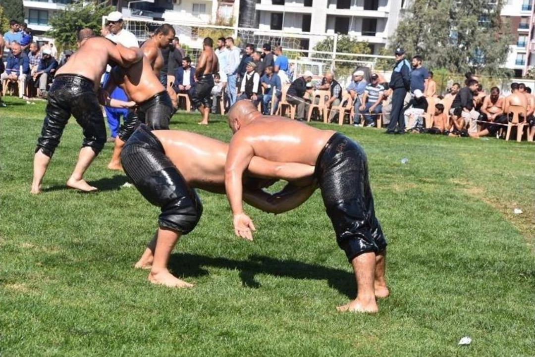 Alaşehir&rsquo;de 1. Kırkpınar Yağlı G&uuml;reş Festivali D&uuml;zenlendi