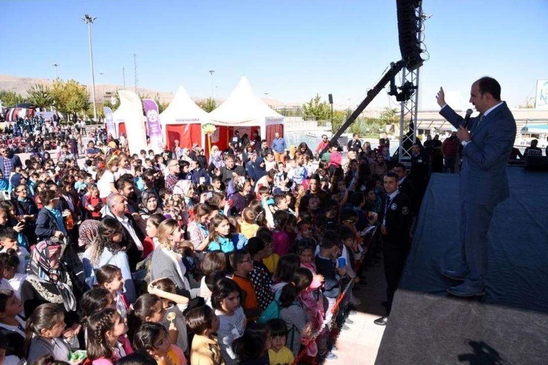 Sel&ccedil;uklu &Ccedil;ocuklara Doğa Sevgisini Aşılıyor