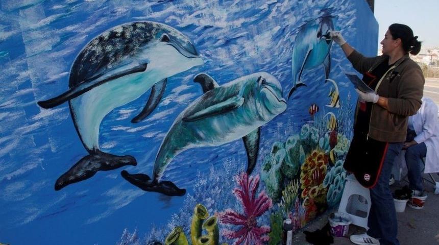 Kocaeli&rsquo;de Duvarlar Sanatla Renkleniyor