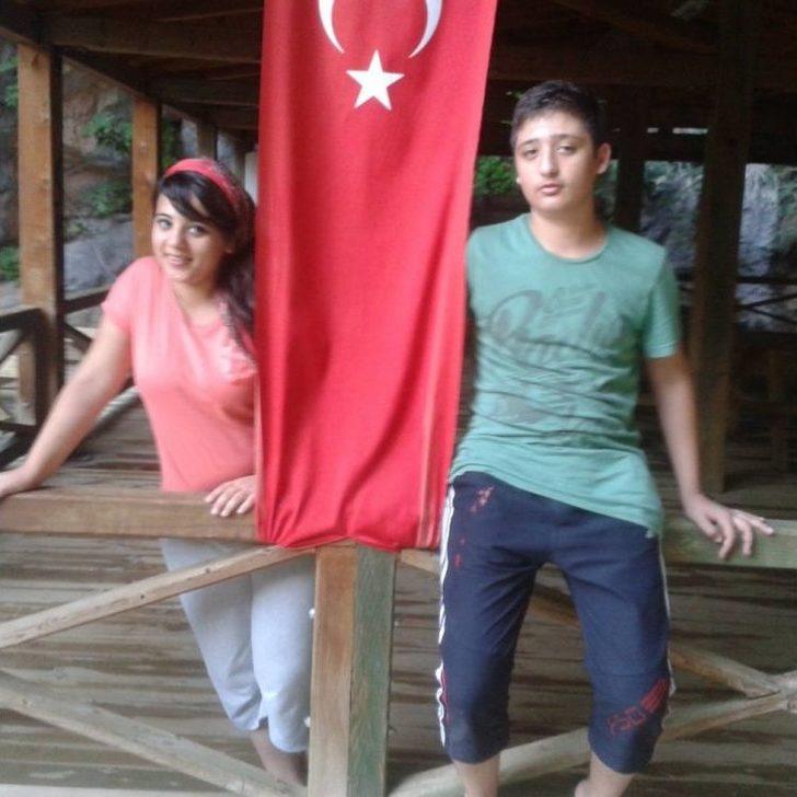 Cinnet Getiren Baba Karısını Ve Kızını Öldürdü G1