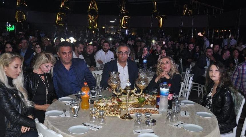 İnegöl’de Demet Akalın Rüzgarı