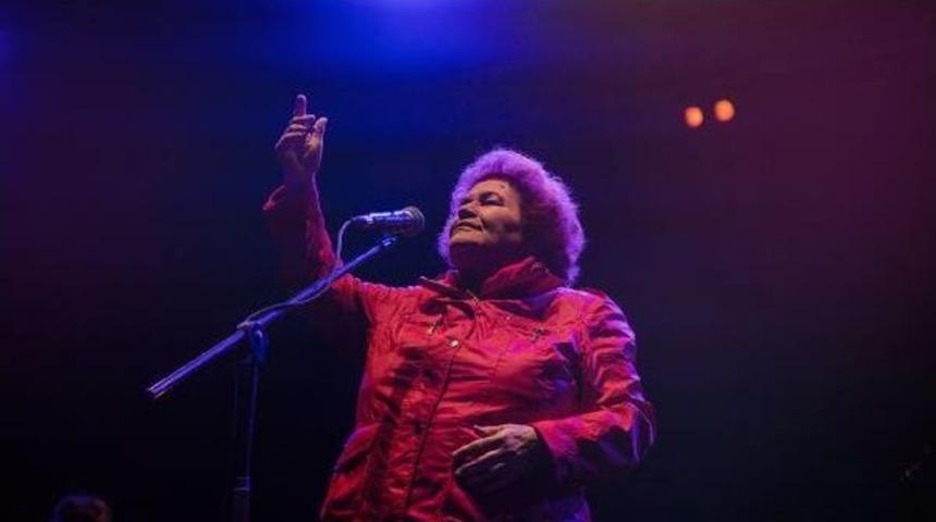 Selda Bağcan Ve Şebnem Ferah Ankara'da Hayranlarıyla Buluştu