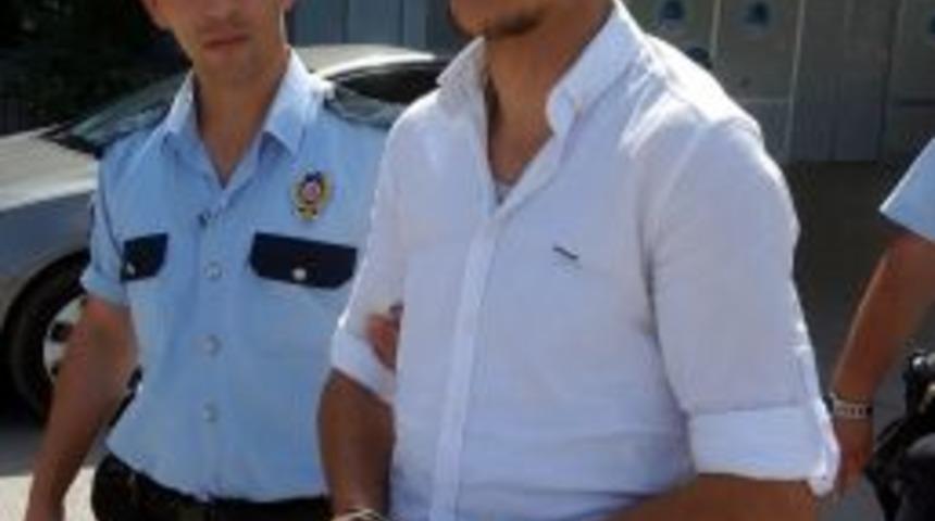 Otomobilden Hırsızlık Zanlısı Yakalandı