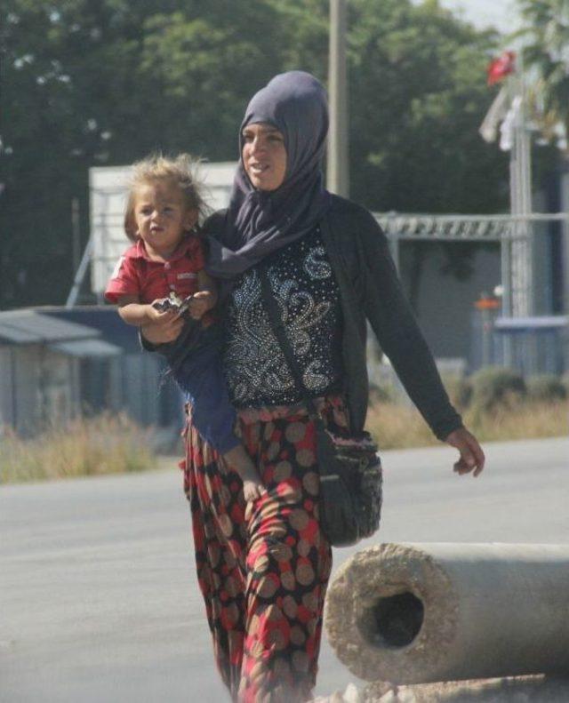 Çocuklarını Kullanarak Dilencilik Yapıyorlar 1