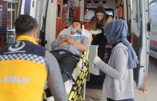 İki Ayrı Kazada Ara&ccedil;larda Sıkışanları, Itfaiye Ekipleri Kurtardı 3