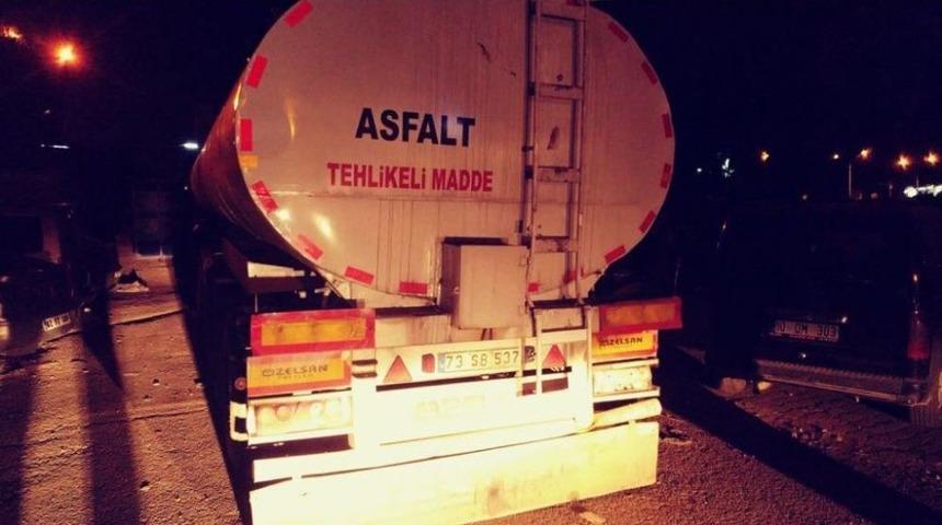Asfalt Tankerinden 31 Bin 800 Paket Ka&ccedil;ak Sigara &Ccedil;ıktı