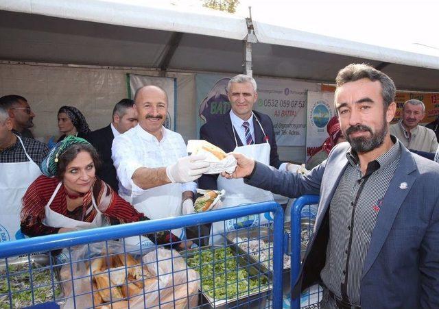 Sultangazi 2. Hamsi Festivali’nde 3 Ton Hamsi Dağıtıldı 1