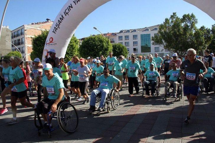 İngilizler Kanser Hastaları İçin Koştu G1