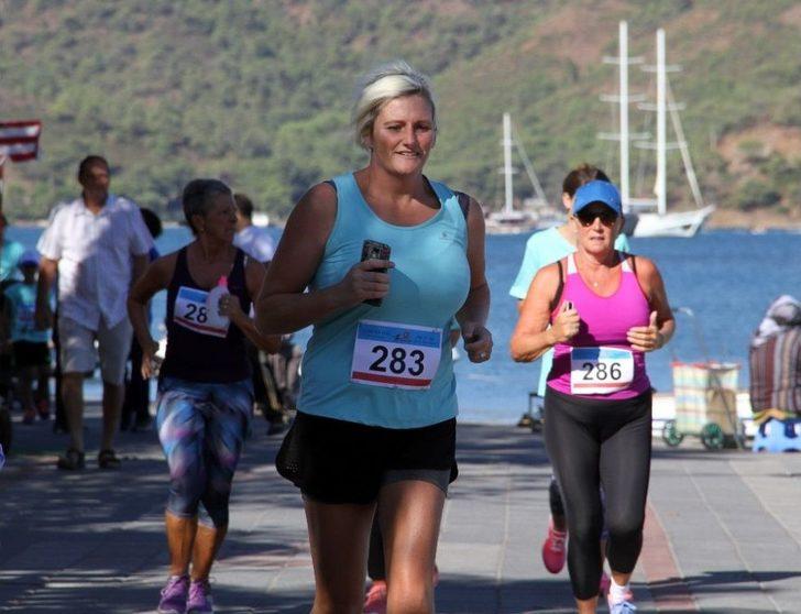 İngilizler Kanser Hastaları İçin Koştu G3