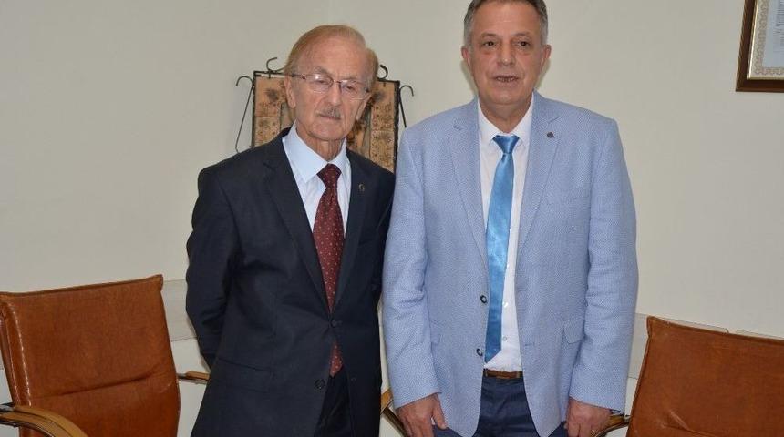 1961&rsquo;de Chp&rsquo;ye Karşı Adalet Partisini Kuran Eski Başkan Chp&rsquo;ye Katıldı