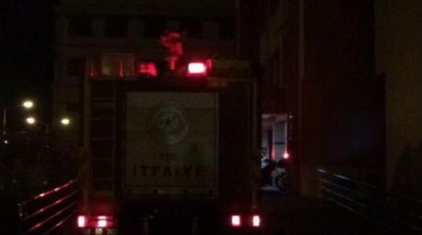 &Uuml;niversite Hastanesinde Yangın, Hastalar Tahliye Edildi (1)