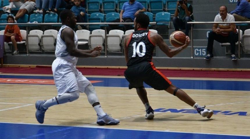 Uşak Kurtuluş Ve Demokrasi Şehitler Kupası Basketbol Turnuvası