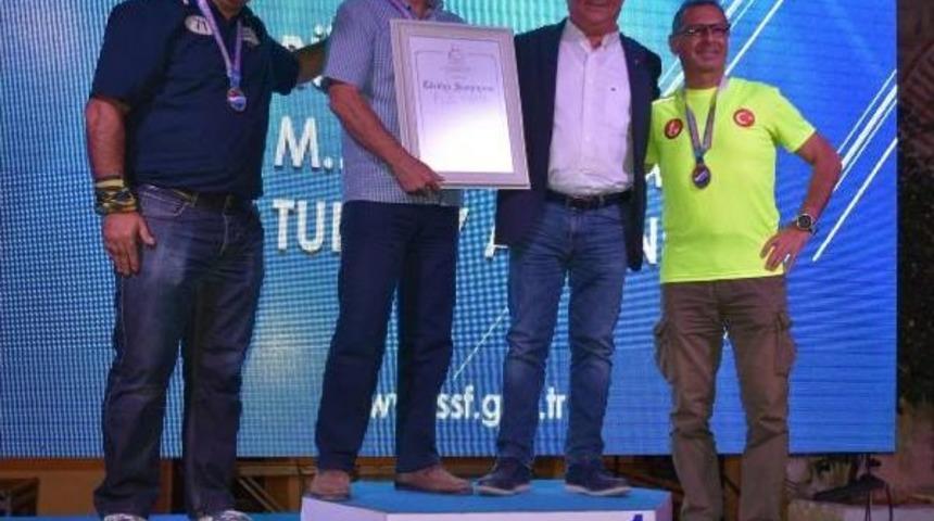 Sualtını G&ouml;r&uuml;nt&uuml;leyenler, &Ouml;d&uuml;llerini Aldı