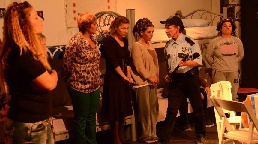 &rsquo;dar Alanda Uzun Hikayeler&rsquo; Yeniden Sahnelendi