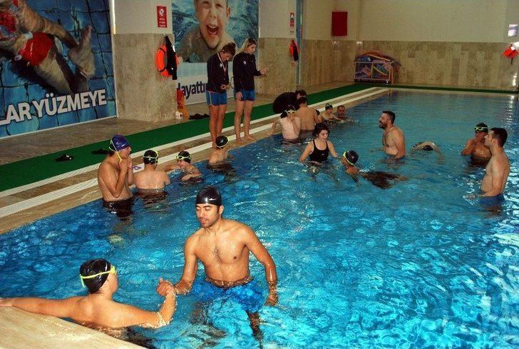 Manisa’da Engeller Kulaç Atarak Aşılıyor G4